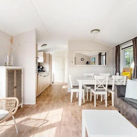 Luttikduin Nr 22 - Aan Zee