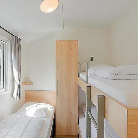 Luttikduin Nr 22 - Aan Zee *